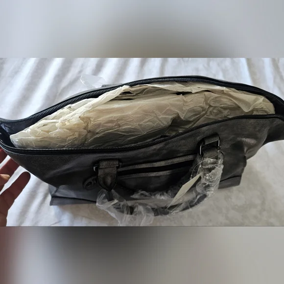 NWT Kenneth Cole Reaction shoulder bag - Picture 3 of 3